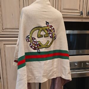 NWOT GG Shawl/Wrap - SZ OS